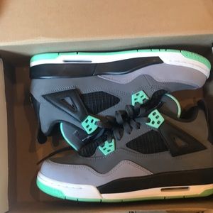 Jordan 4